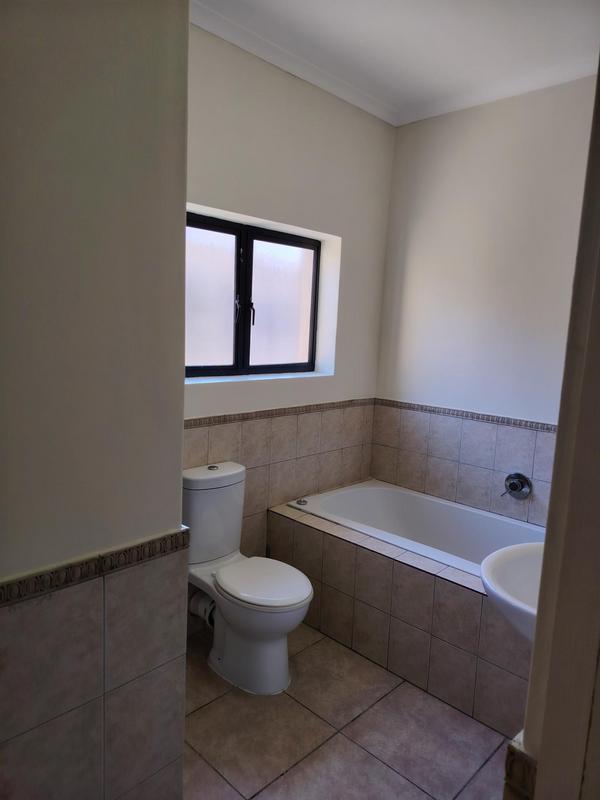 3 Bedroom Property for Sale in Sandbaai Western Cape